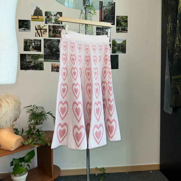 Baby pink heart knit skirt