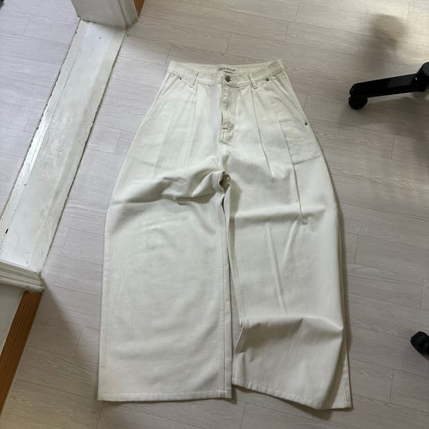 화이트 와이드 팬츠