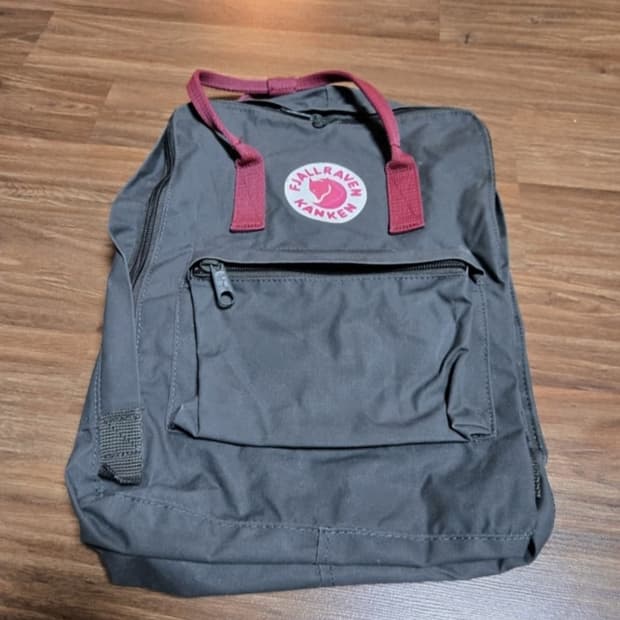 피엘라벤 칸켄 클래식 데일리 백팩 - 포레스트 그린 × 옥스레드 16L