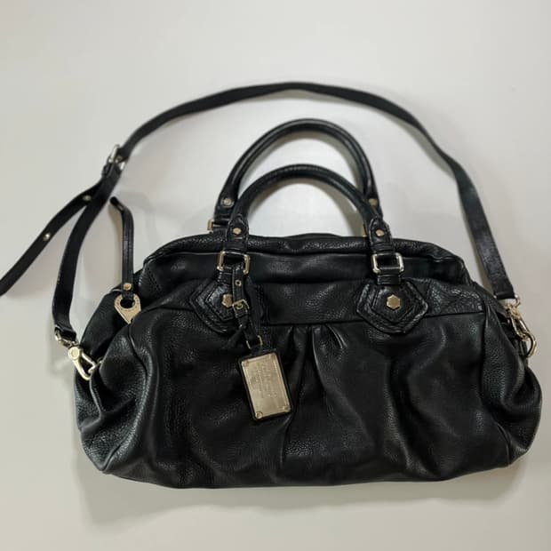 마크 제이콥스 블랙 가죽 숄더백