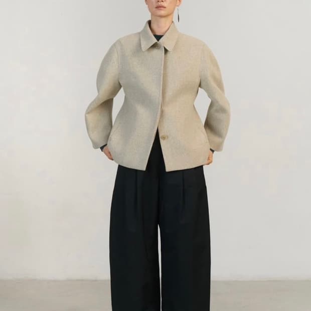 아모멘토 아워글라스 코트