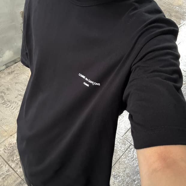 꼼데가르송 옴므 23SS 로고 티셔츠