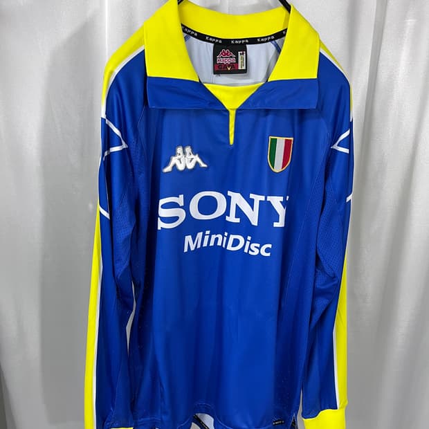 1997-98 Juventus ZIDANE Basic Away