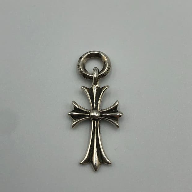 크롬하츠 타이니크로스 참 펜던트