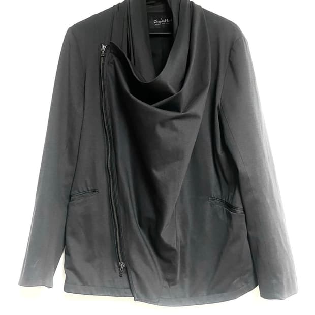 구매) 토네이도마트 비대칭 드레이프 자켓