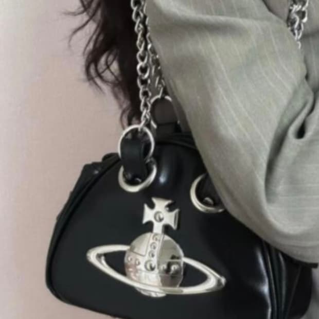 비비안웨스트우드 아카이브백 구해요