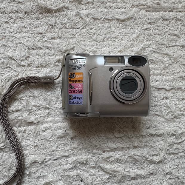 Nikon COOLPIX 4600