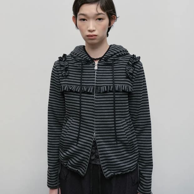 Ruffled Stripe Zip Hoodie [Black]