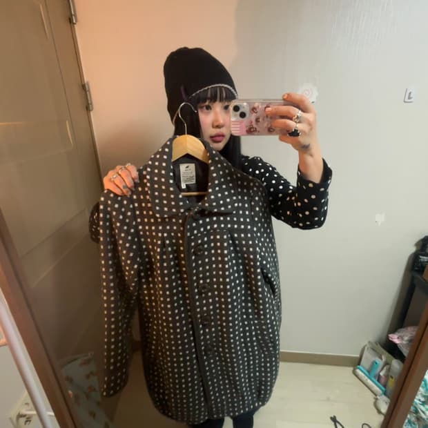 사각 패턴 코트