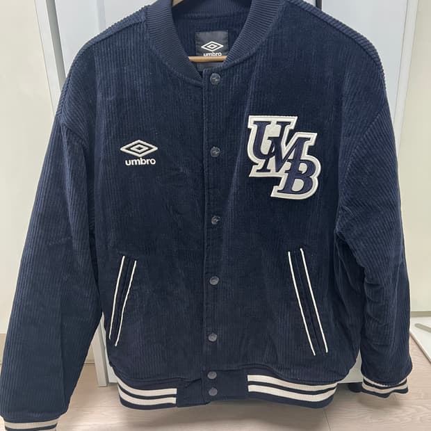 엄브로 자켓