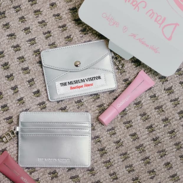 더뮤지엄비지터 카드지갑 새상품