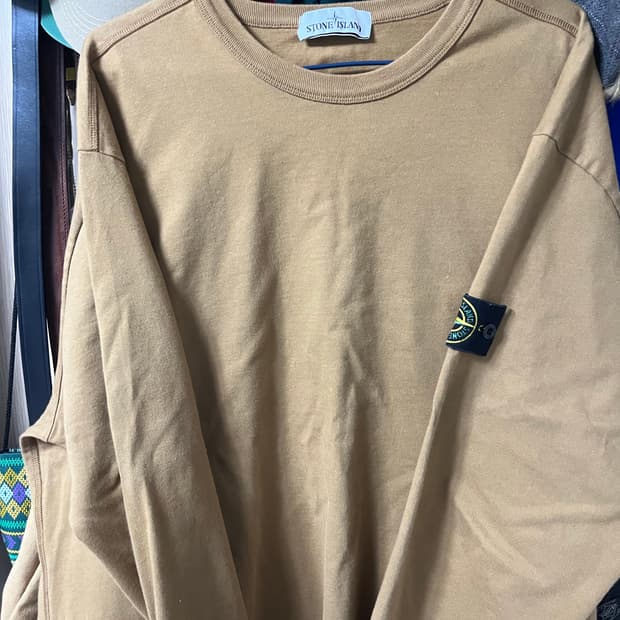 스톤아일랜드 롱슬리브 베이지컬러 xxxl