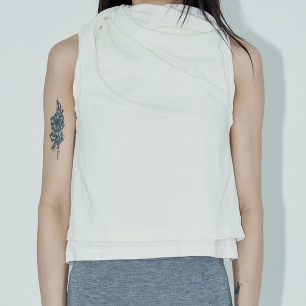 Layered sleeveless top
