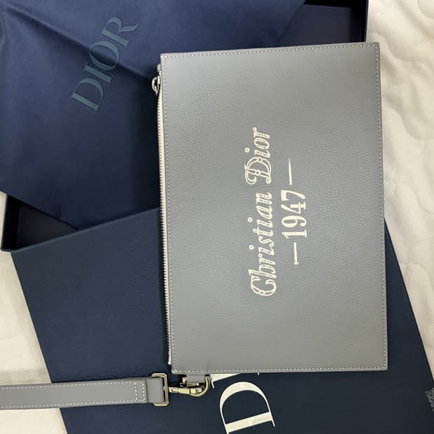 (미사용/풀구성) 디올 1947 클러치 A5 지퍼케이스