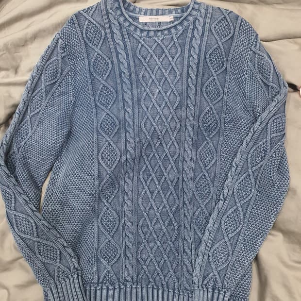 시리즈 가먼트다잉 케이블니트 