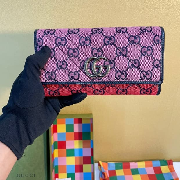 구찌 GG멀티컬러 핑크 플랩 장지갑