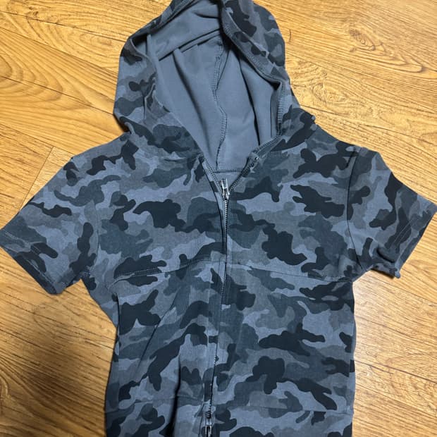 에이블리 카모 후드집업 반팔티