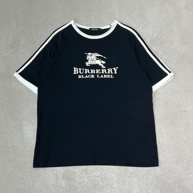 버버리 블랙라벨 로고 반팔티 s10352