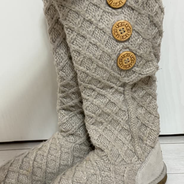 아이보리 카디 니트 어그 부츠