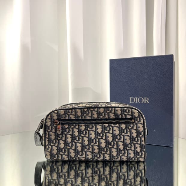 디올 오블리크 토일레트리 돕키트 파우치