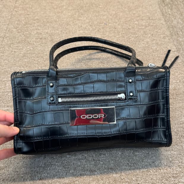 오도어 크로코 미니백