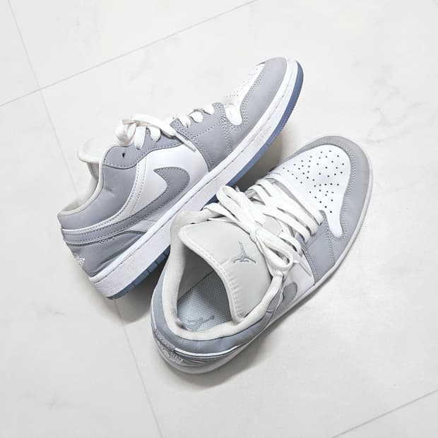 조던1 로우 화이트 울프그레이 255