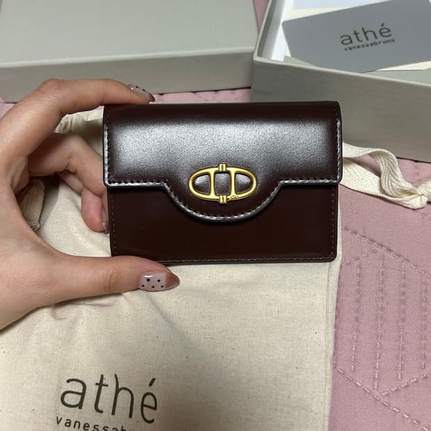 아떼 바네사브루노 버건디 카드지갑 