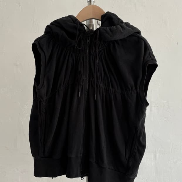 Gomme 고무 셔링 슬리브리스 후드 집업