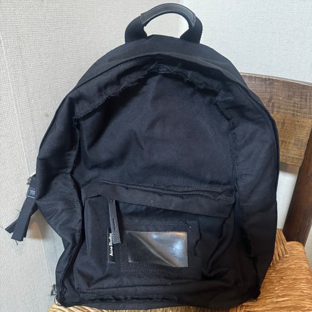 아크네 스튜디오 백책