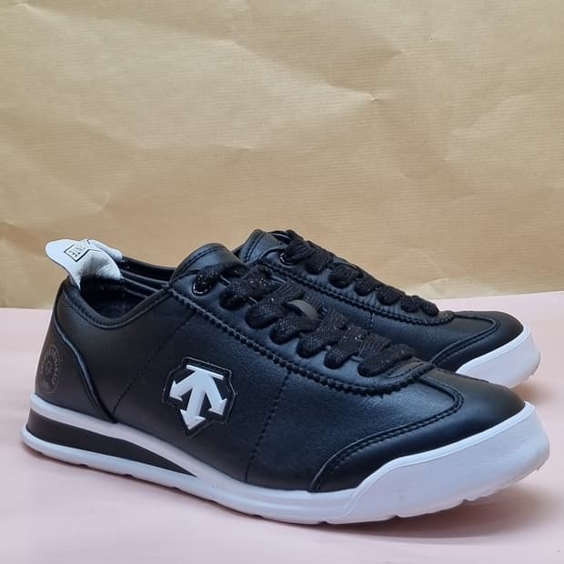 데상트 크론탬포 여성스니커즈235