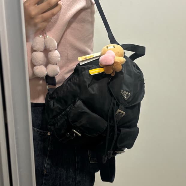 정품 프라다 블랙 나일론 백팩 스몰 빈티지