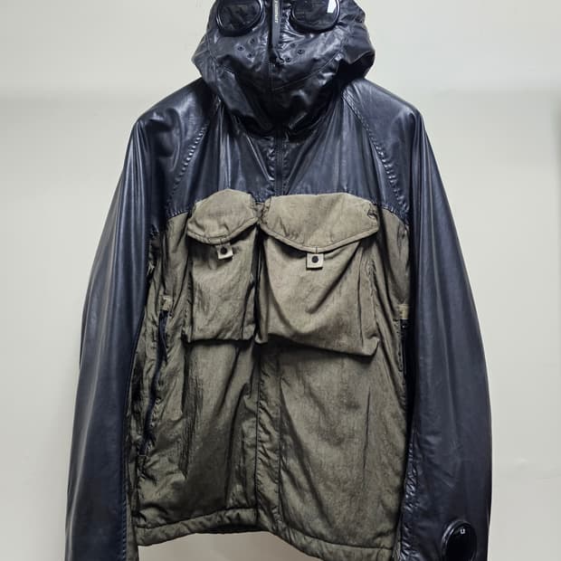 C.P컴퍼니 QUARTZ LA MILLE EXPLORER JACKET