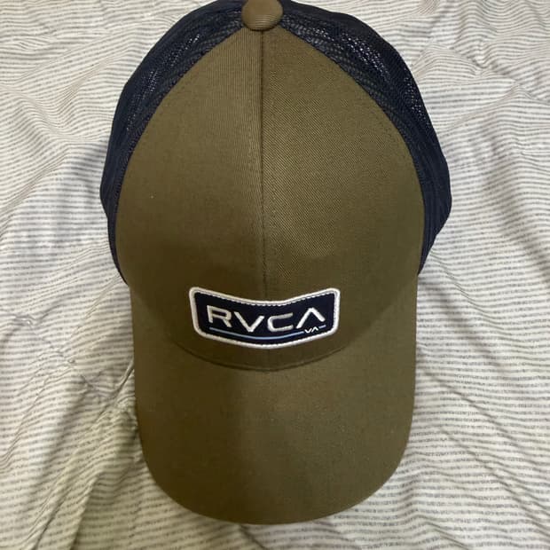 RVCA 메쉬 볼캡 해
