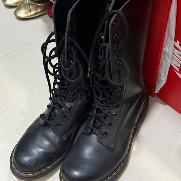 닥터마틴 14홀 250