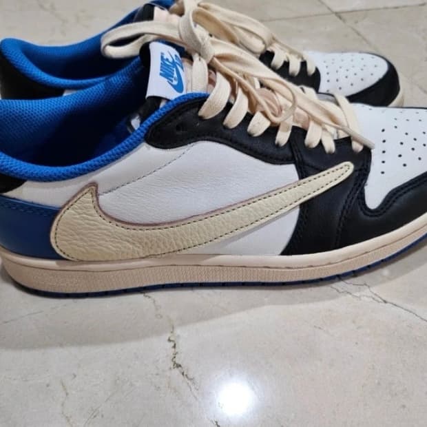 나이키 트래비스 스캇 단품 팝니다