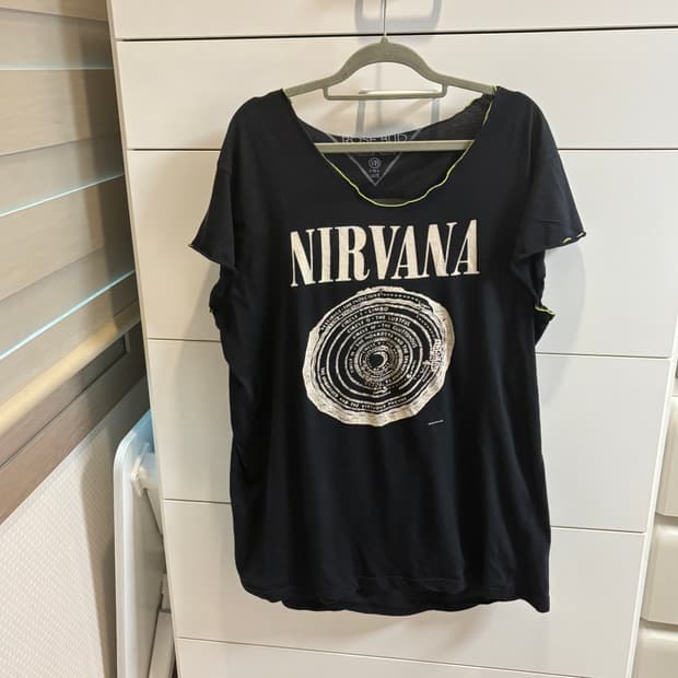 NIRVANA 너바나 디자인 백 파임 티셔츠