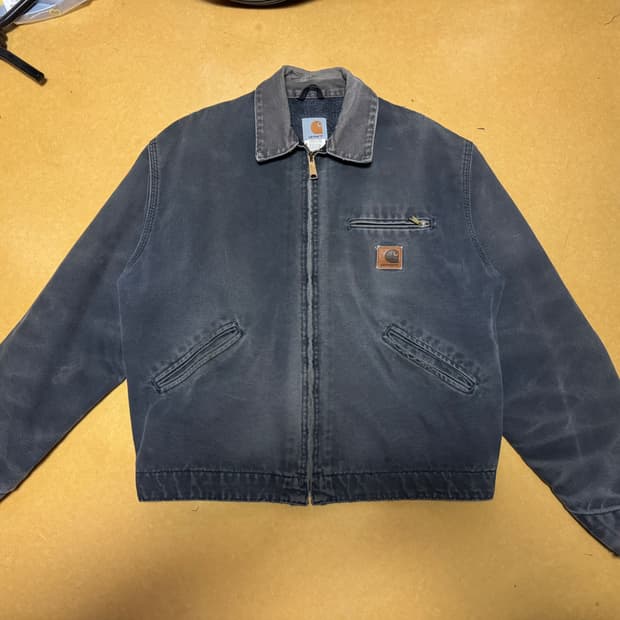 칼하트 J64 ptl M 사이즈 판매합니다