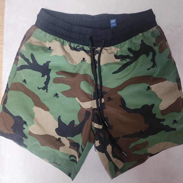 폴로 카모 반바지