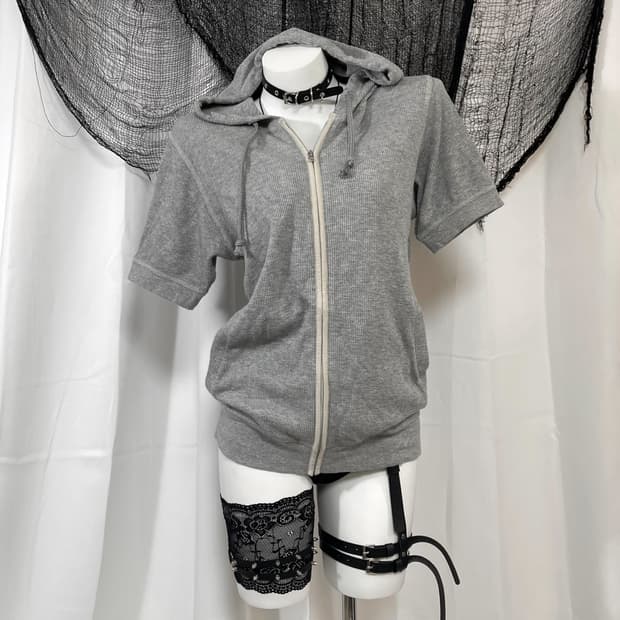 gray hood zip-up