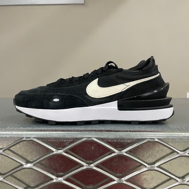 나이키 와플 원 블랙 화이트 230