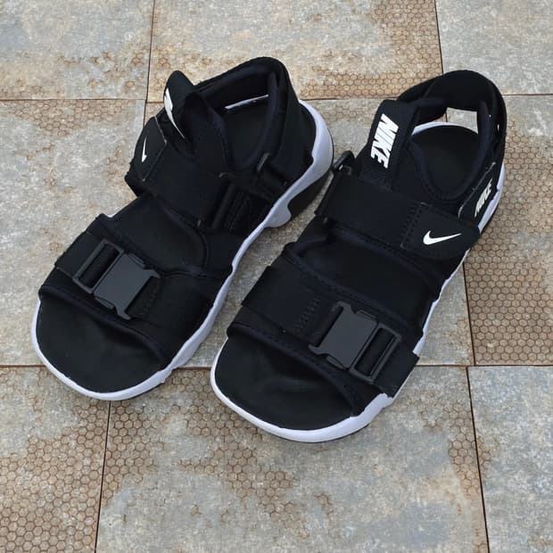 (220)나이키 캐년 블랙 샌들 샌달