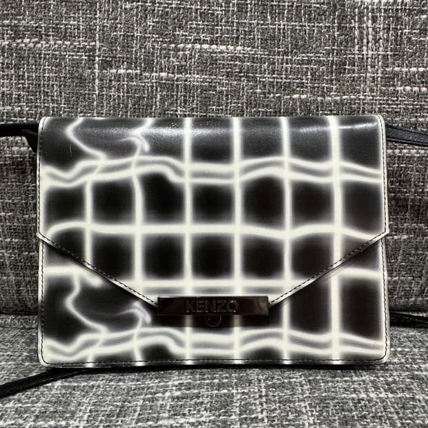 KENZO 겐조 블랙/화이트 숄더백 정품