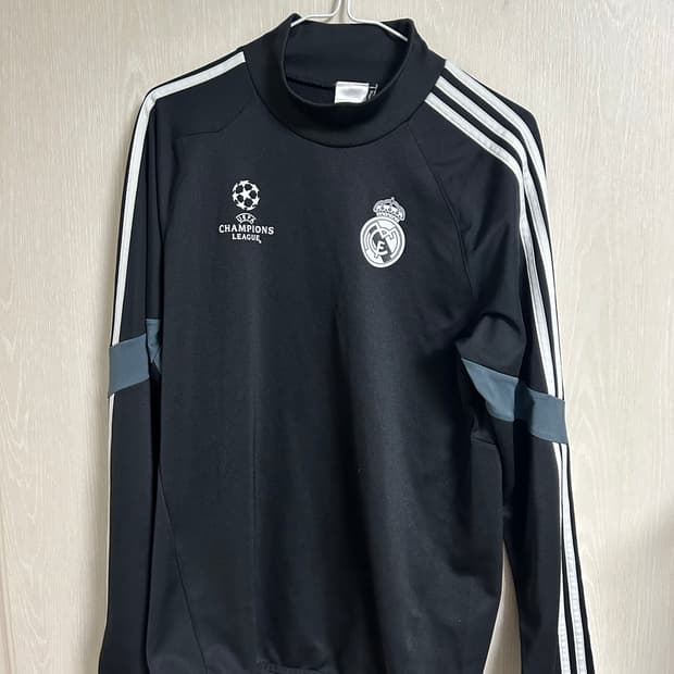 아디다스 레알마드리드 트레이닝탑 100사이즈 팜