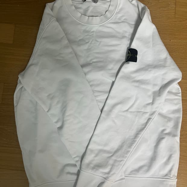 스톤아일랜드 흰색 맨투맨