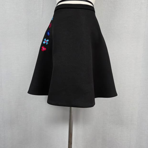 럭키슈에뜨 스커트 