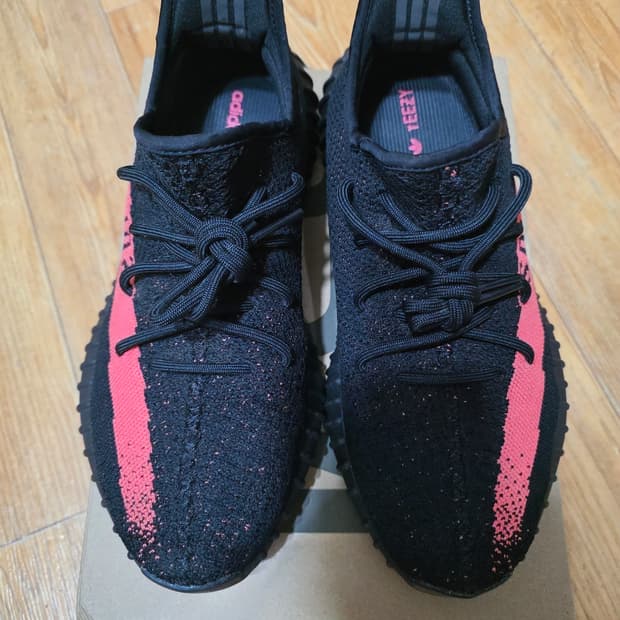 아디다스 이지부스트 350V2 코어블랙레드