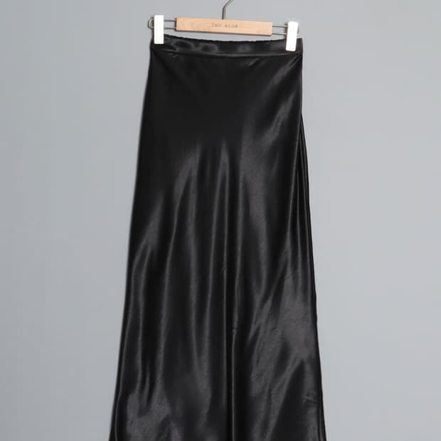 LA KO LE Satin Narrow Skirt (26~27)