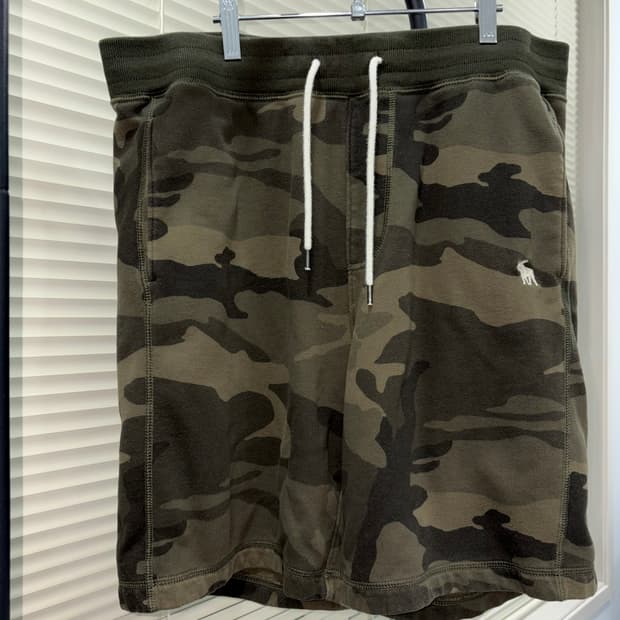Abercrombie & Fitch Camo Fleece Short