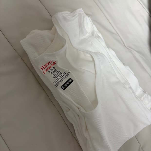 슈프림 헤인즈 나시