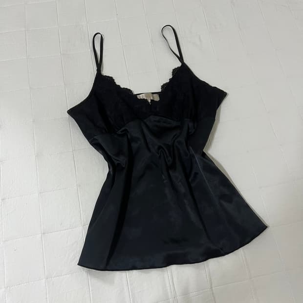 black lace sleevelese